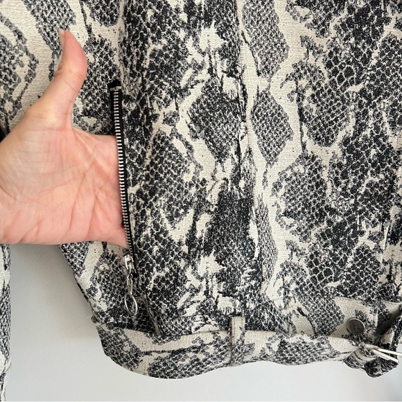 ZARA Snake Animal Print w Belt Buckle 1/2 Zipper Biker Moto Biker Jacket Sz M - Picture 8 of 16